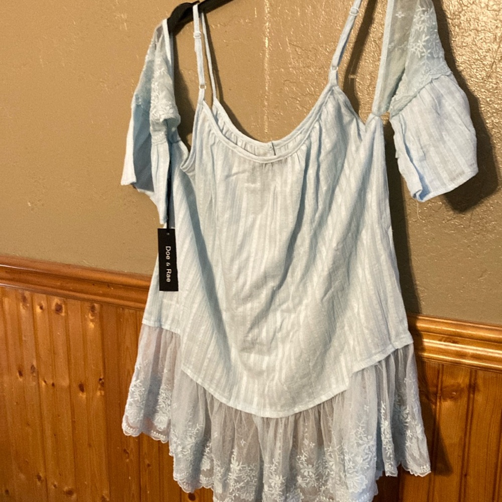 NWT Doe & Rae Blue Buttoned Ruffled Blouse - Picture 5 of 5